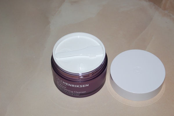 What is Ole Henriksen B5 Boost Solid Foaming Cleanser?