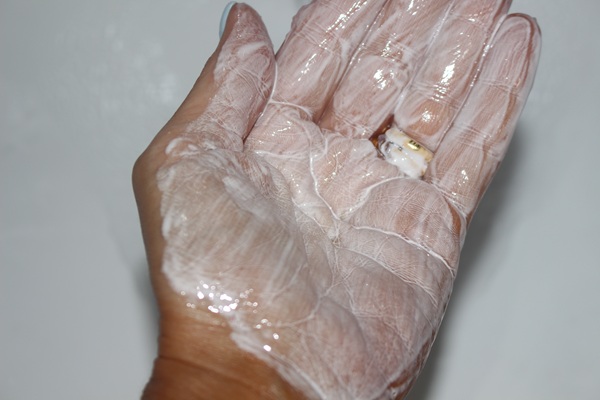 Ole Henriksen B5 Boost Solid Foaming Cleanser Texture