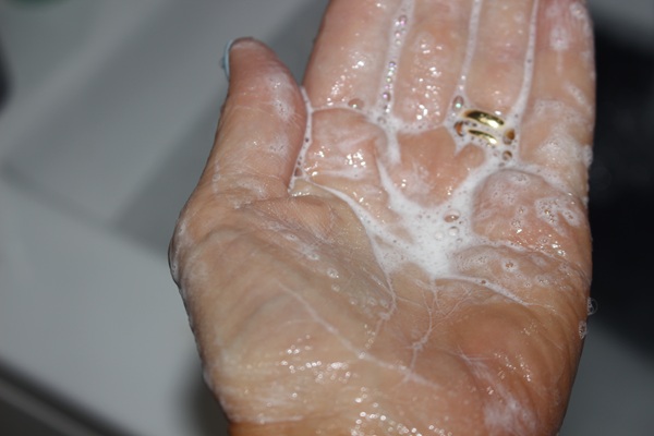 Ole Henriksen B5 Boost Solid Foaming Cleanser Texture